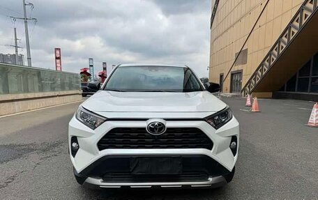 Toyota RAV4, 2022 год, 2 200 000 рублей, 1 фотография