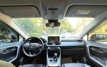 Toyota RAV4, 2022 год, 2 190 000 рублей, 8 фотография