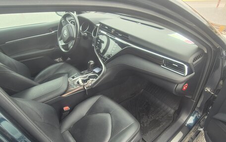 Toyota Camry, 2020 год, 2 950 000 рублей, 4 фотография