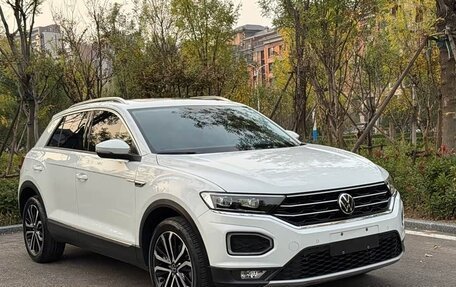 Volkswagen T-Roc I, 2022 год, 1 700 000 рублей, 3 фотография