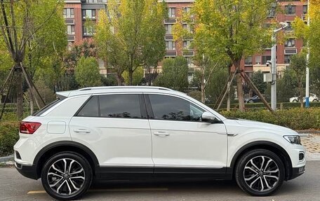 Volkswagen T-Roc I, 2022 год, 1 700 000 рублей, 4 фотография