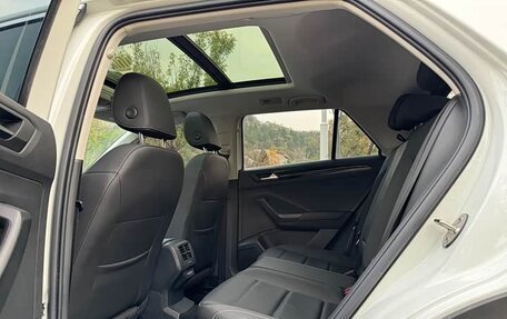 Volkswagen T-Roc I, 2022 год, 1 700 000 рублей, 11 фотография