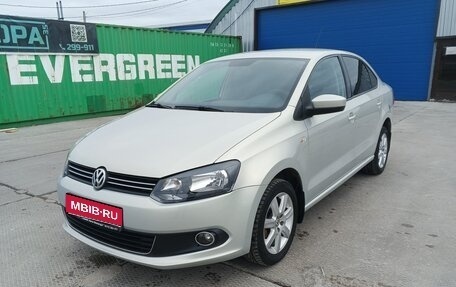 Volkswagen Polo VI (EU Market), 2011 год, 695 000 рублей, 1 фотография