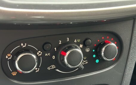 Renault Logan II, 2021 год, 1 300 000 рублей, 13 фотография