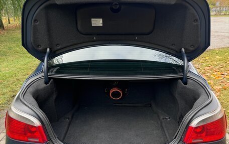 BMW 5 серия, 2004 год, 1 350 000 рублей, 13 фотография