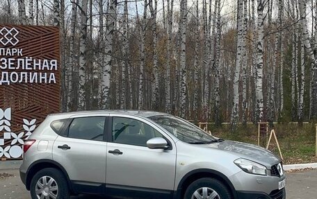 Nissan Qashqai, 2010 год, 690 000 рублей, 2 фотография