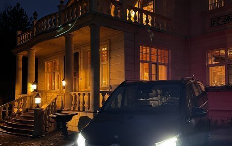 Mercedes-Benz V-Класс, 2021 год, 7 800 000 рублей, 2 фотография