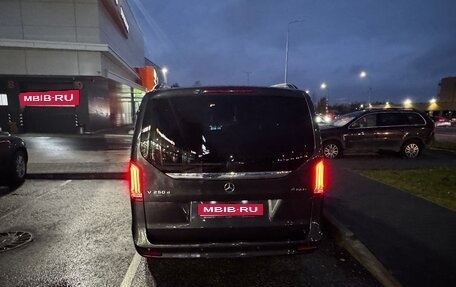 Mercedes-Benz V-Класс, 2021 год, 7 800 000 рублей, 9 фотография