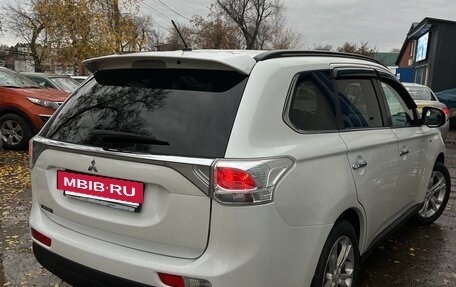 Mitsubishi Outlander III рестайлинг 3, 2013 год, 1 960 000 рублей, 4 фотография