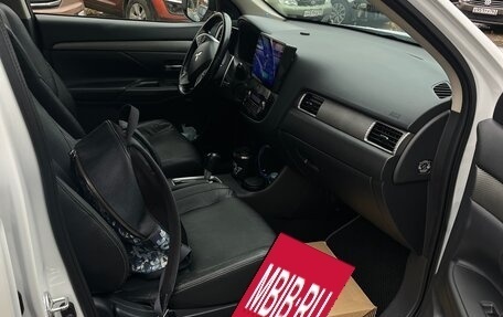 Mitsubishi Outlander III рестайлинг 3, 2013 год, 1 960 000 рублей, 7 фотография