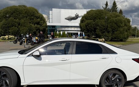 Hyundai Elantra, 2024 год, 2 420 000 рублей, 3 фотография