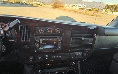 Chevrolet Express II, 2019 год, 5 750 000 рублей, 18 фотография