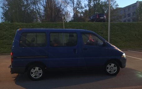 Toyota HiAce H100, 1997 год, 380 000 рублей, 4 фотография