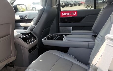 Lincoln Navigator, 2019 год, 6 800 000 рублей, 8 фотография