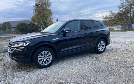 Volkswagen Touareg III, 2018 год, 4 070 000 рублей, 1 фотография