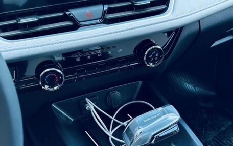 Chevrolet Monza, 2023 год, 1 700 000 рублей, 6 фотография