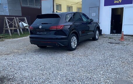 Volkswagen Touareg III, 2018 год, 4 070 000 рублей, 6 фотография