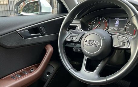 Audi A4, 2017 год, 2 600 000 рублей, 4 фотография