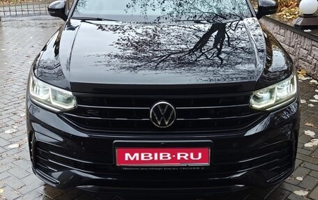 Volkswagen Tiguan II, 2021 год, 3 890 000 рублей, 1 фотография