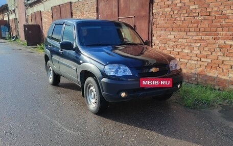 Chevrolet Niva I рестайлинг, 2017 год, 600 000 рублей, 3 фотография