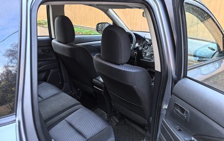 Mitsubishi Outlander III рестайлинг 3, 2013 год, 985 000 рублей, 13 фотография