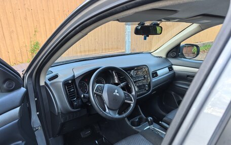 Mitsubishi Outlander III рестайлинг 3, 2013 год, 985 000 рублей, 11 фотография