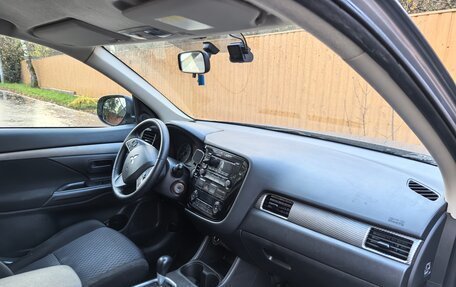 Mitsubishi Outlander III рестайлинг 3, 2013 год, 985 000 рублей, 10 фотография