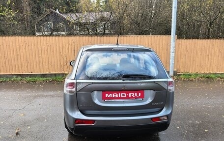 Mitsubishi Outlander III рестайлинг 3, 2013 год, 985 000 рублей, 6 фотография