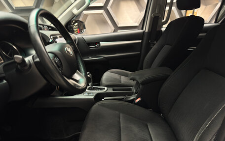 Toyota Hilux VIII, 2020 год, 4 400 000 рублей, 11 фотография