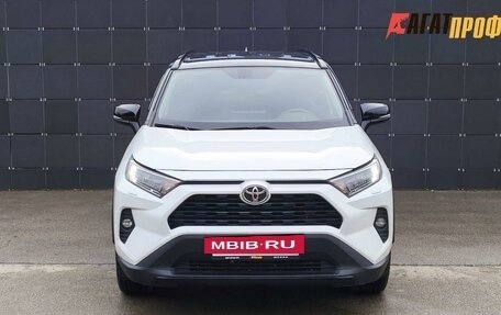Toyota RAV4, 2021 год, 3 150 000 рублей, 2 фотография