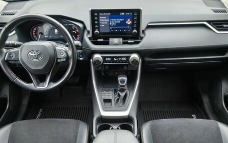 Toyota RAV4, 2021 год, 3 150 000 рублей, 17 фотография