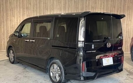 Honda Stepwgn IV, 2018 год, 1 750 500 рублей, 5 фотография