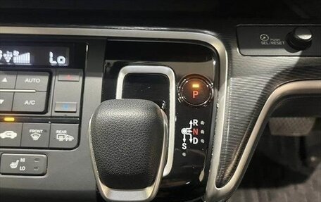 Honda Stepwgn IV, 2018 год, 1 750 500 рублей, 19 фотография