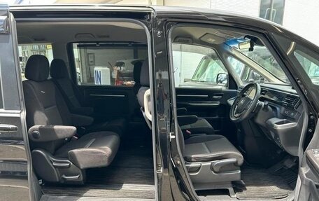 Honda Stepwgn IV, 2019 год, 1 800 500 рублей, 6 фотография