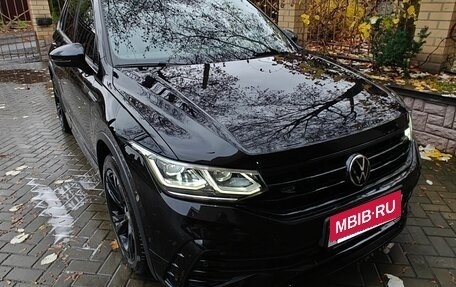 Volkswagen Tiguan II, 2021 год, 3 890 000 рублей, 2 фотография