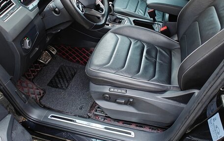 Volkswagen Tiguan II, 2021 год, 3 890 000 рублей, 13 фотография