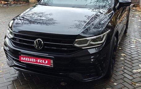 Volkswagen Tiguan II, 2021 год, 3 890 000 рублей, 21 фотография