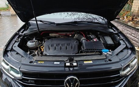 Volkswagen Tiguan II, 2021 год, 3 890 000 рублей, 27 фотография