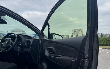 Toyota Vitz, 2019 год, 900 000 рублей, 5 фотография