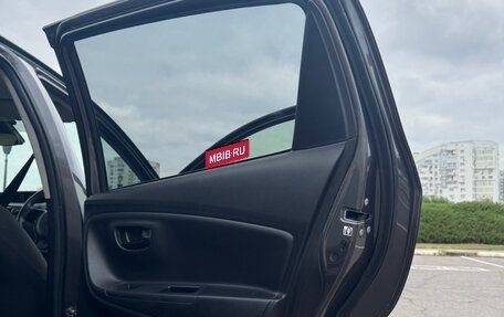 Toyota Vitz, 2019 год, 900 000 рублей, 4 фотография