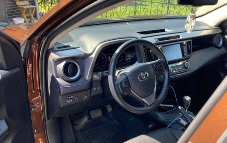 Toyota RAV4, 2017 год, 2 600 000 рублей, 7 фотография