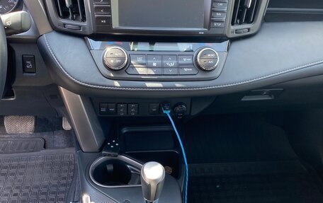 Toyota RAV4, 2017 год, 2 600 000 рублей, 8 фотография