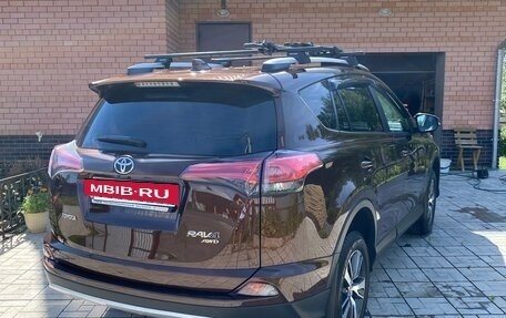 Toyota RAV4, 2017 год, 2 600 000 рублей, 3 фотография