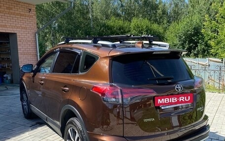 Toyota RAV4, 2017 год, 2 600 000 рублей, 2 фотография