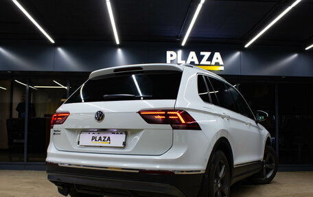 Volkswagen Tiguan II, 2017 год, 2 819 000 рублей, 6 фотография