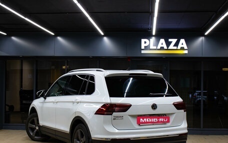 Volkswagen Tiguan II, 2017 год, 2 819 000 рублей, 3 фотография