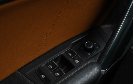 Volkswagen Tiguan II, 2017 год, 2 819 000 рублей, 14 фотография