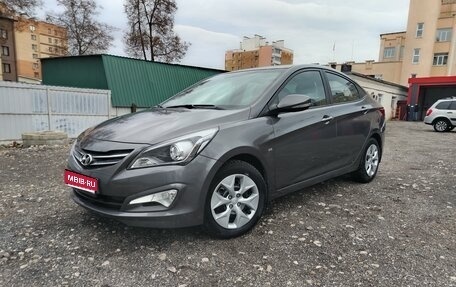 Hyundai Solaris II рестайлинг, 2015 год, 1 110 000 рублей, 1 фотография