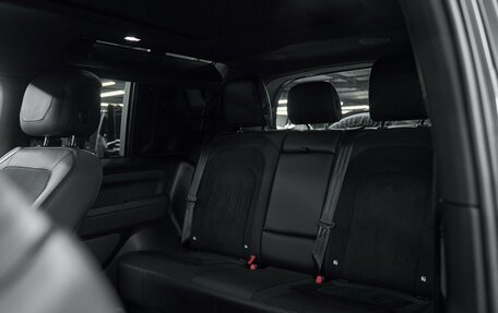 Land Rover Defender II, 2023 год, 13 000 000 рублей, 17 фотография