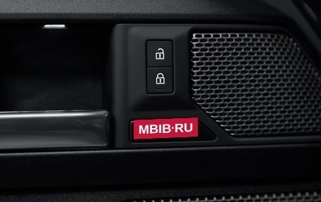 Land Rover Defender II, 2023 год, 13 000 000 рублей, 18 фотография